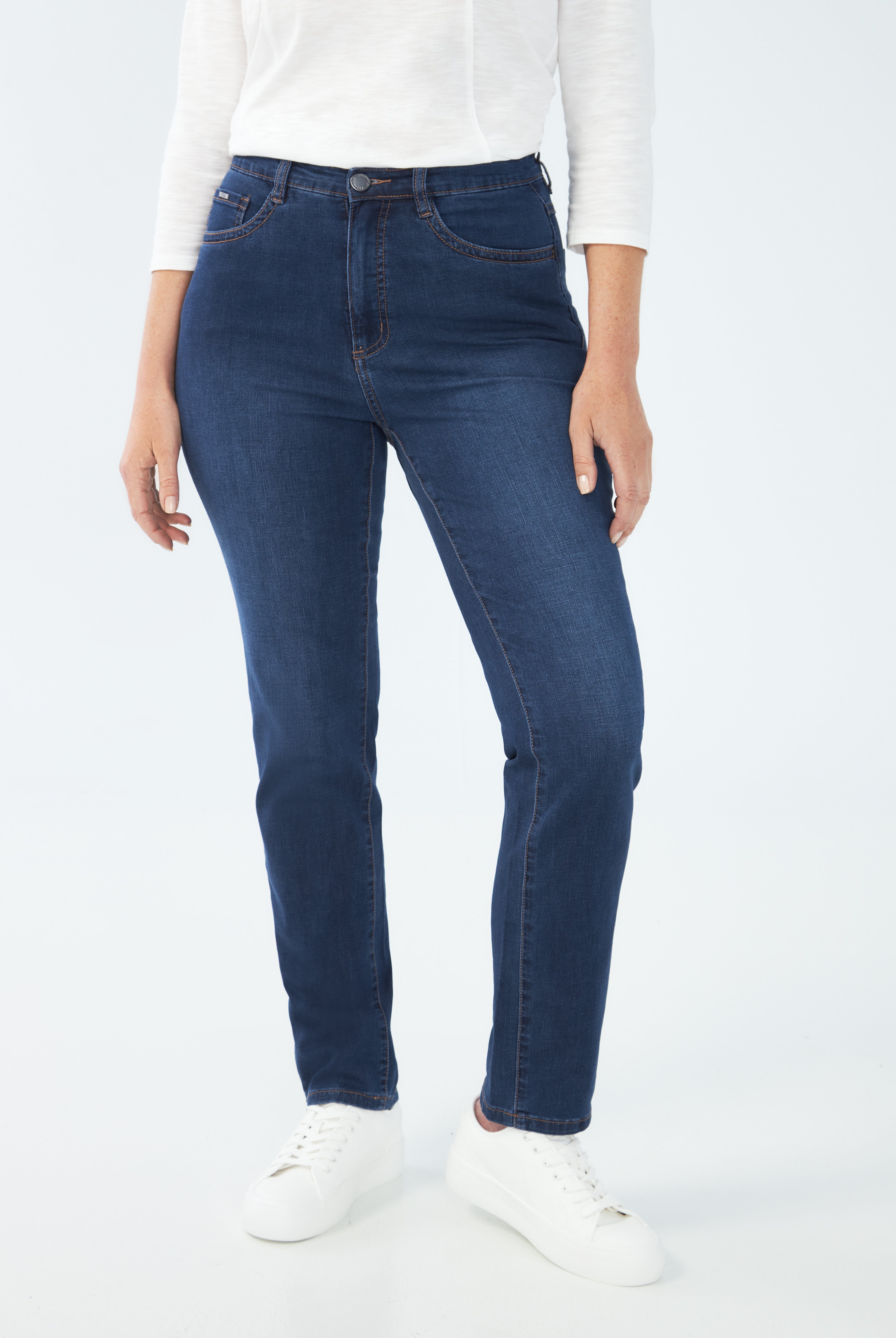 PETITE SUZANNE RELAXED SLIM LEG