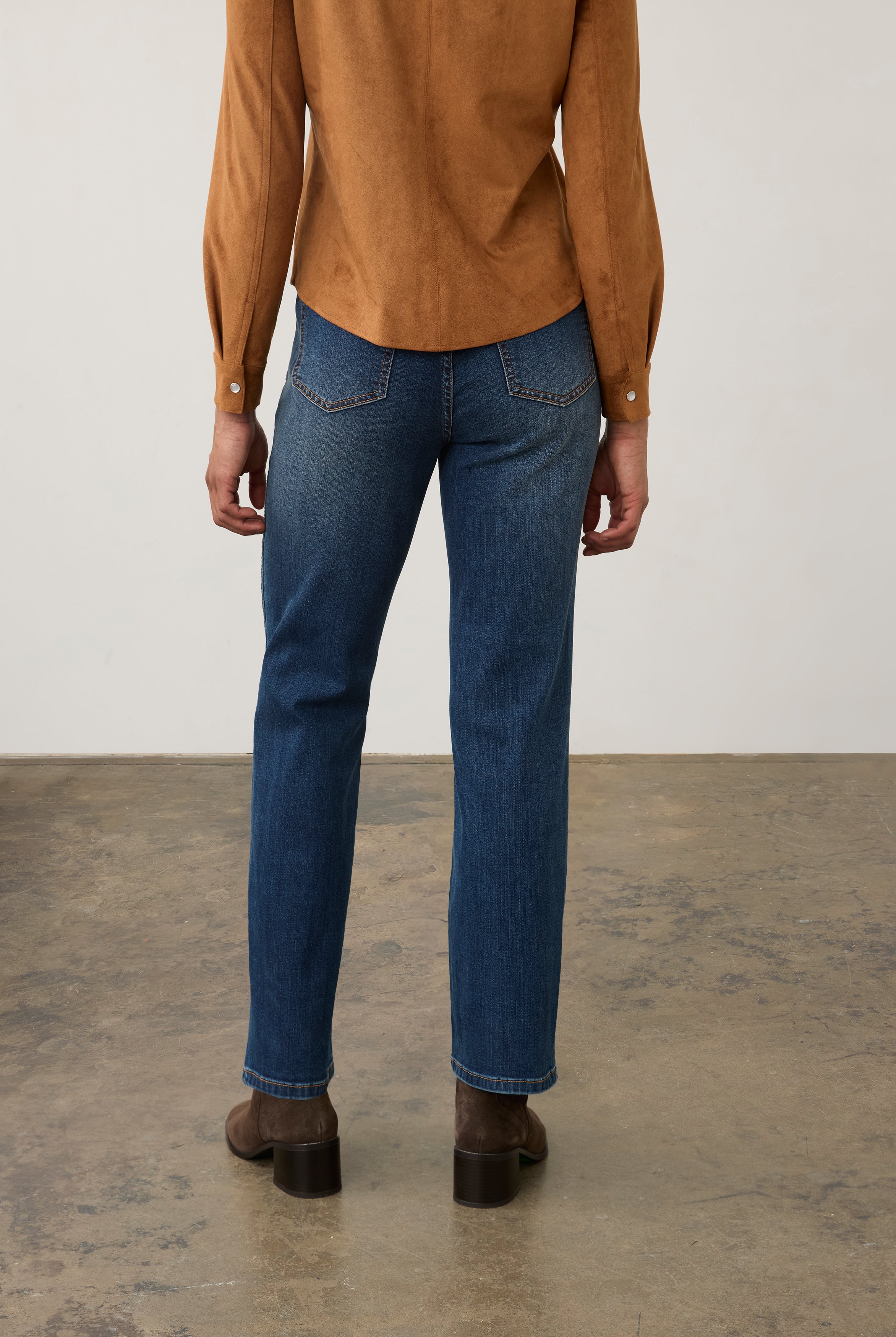 Back view of medium blue jeans with tailored fit and clean hem by French Dressing Jeans (FDJ) par French Dressing Jeans (FDJ)
