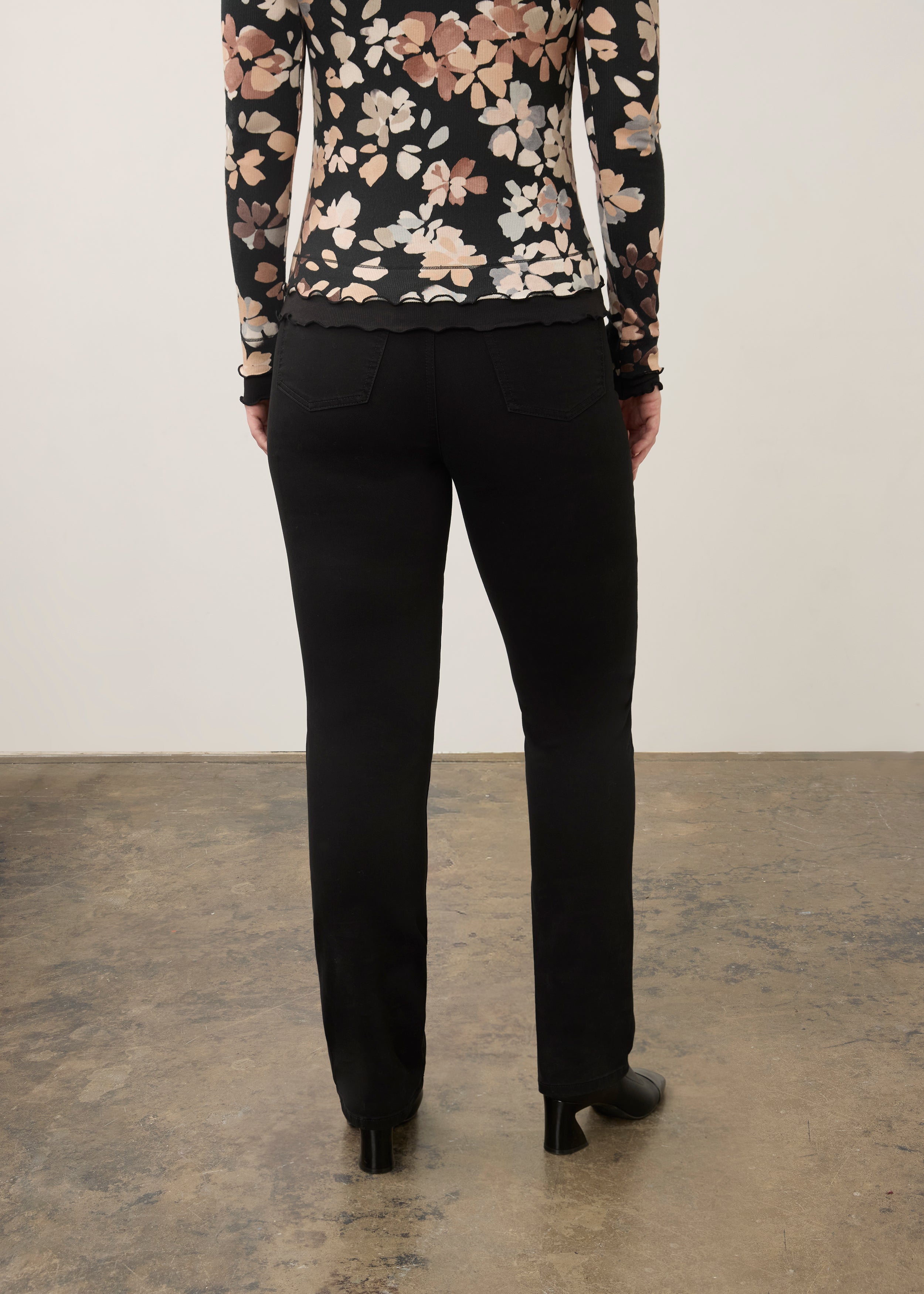 Back view of black straight ankle denim showcasing back patch pockets by French Dressing Jeans (FDJ) par French Dressing Jeans (FDJ)
