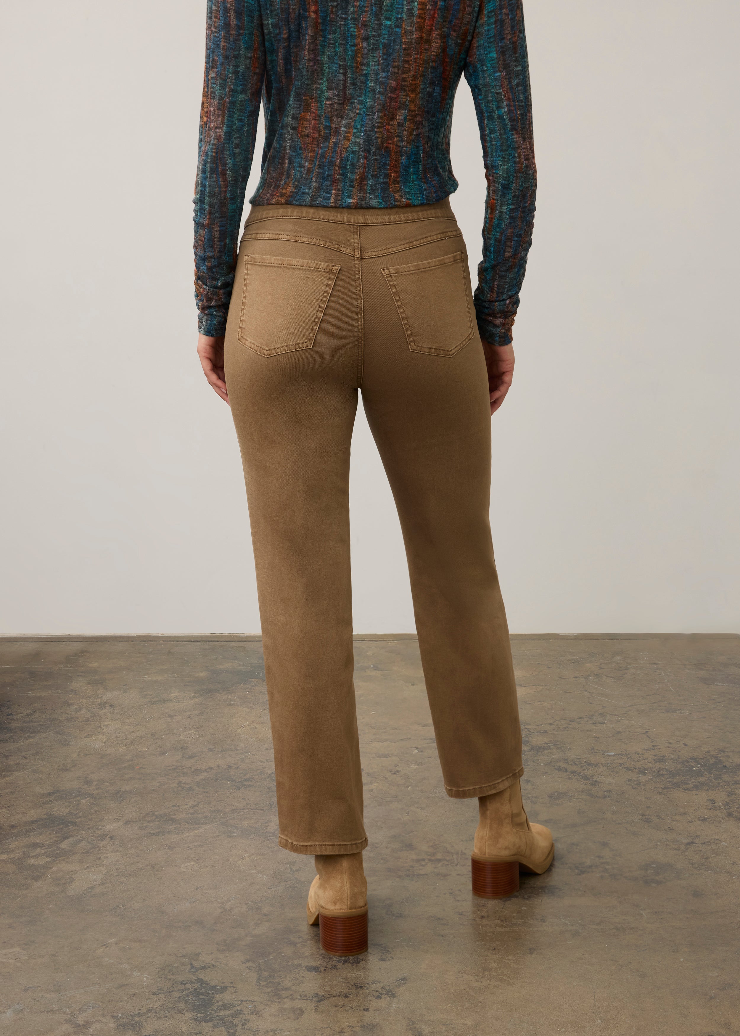 Back view of camel straight ankle denim featuring patch pockets by French Dressing Jeans (FDJ) par French Dressing Jeans (FDJ)