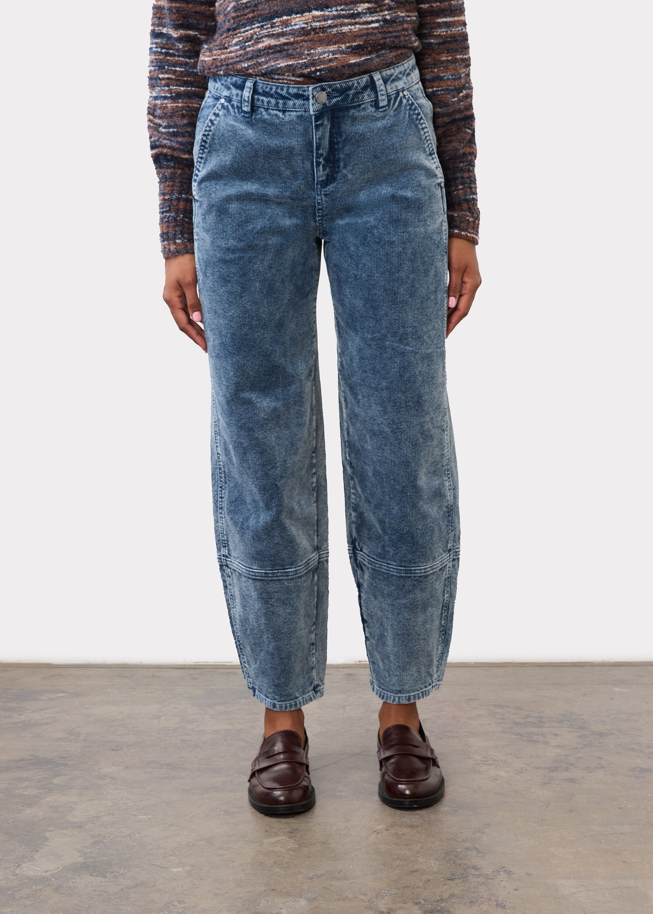 Back detail of Suzanne pant in blueberry highlighting patch pockets and sleek fit by French Dressing Jeans (FDJ)