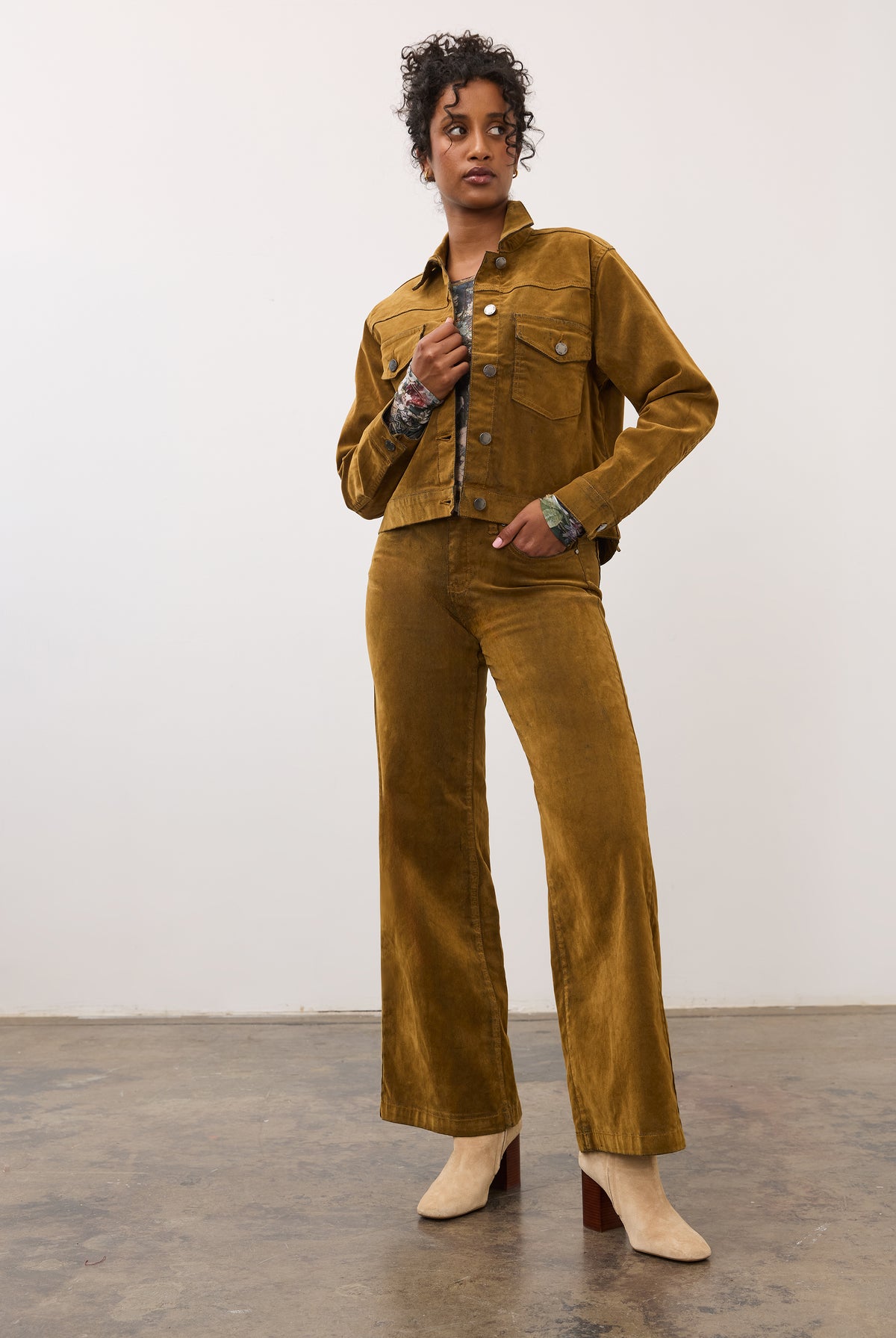 Full outfit view with brass Olivia wide leg denim and jacket in a fashion pose by French Dressing Jeans (FDJ)
