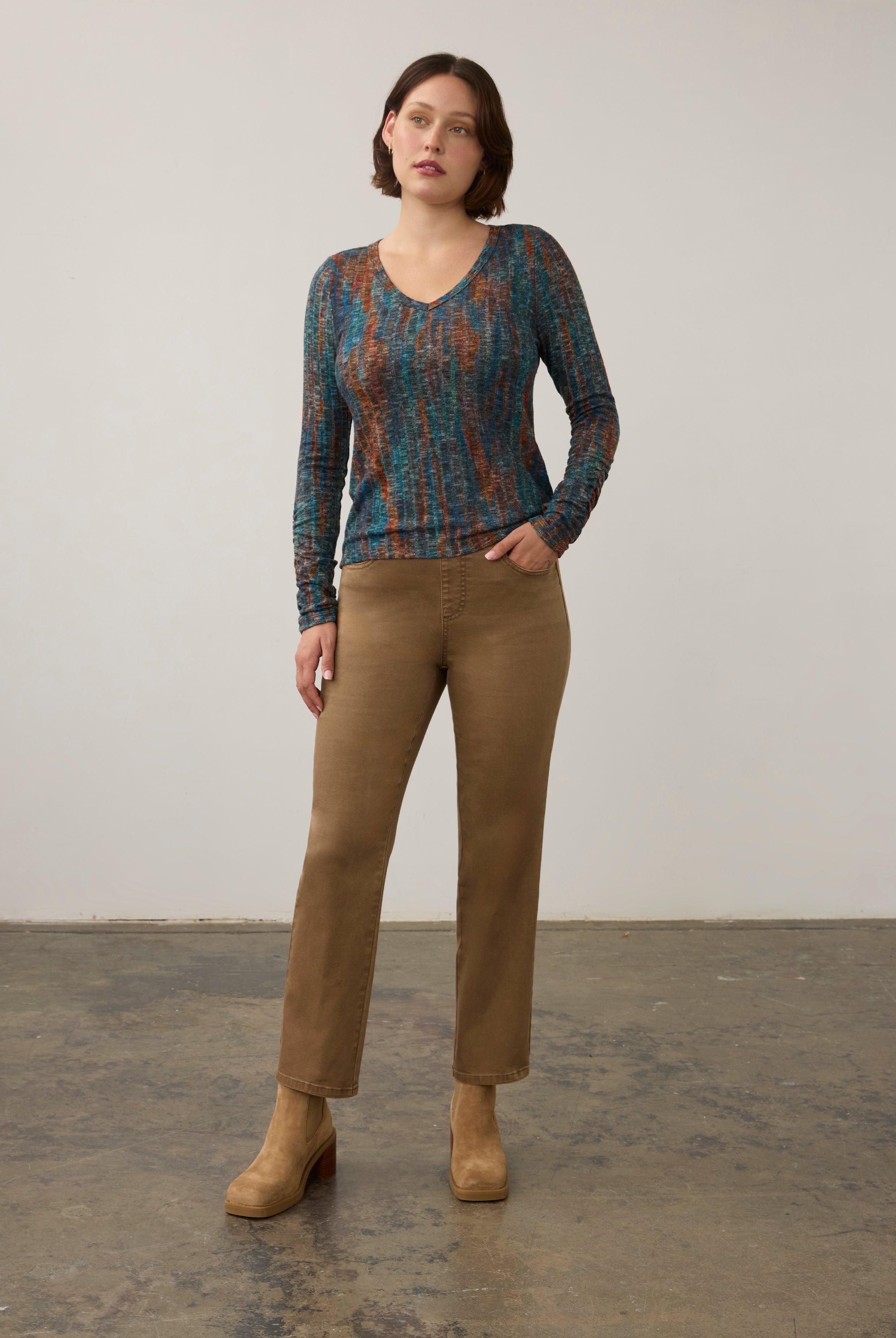Full view of camel straight ankle denim paired with multicolor top by French Dressing Jeans (FDJ) par French Dressing Jeans (FDJ)