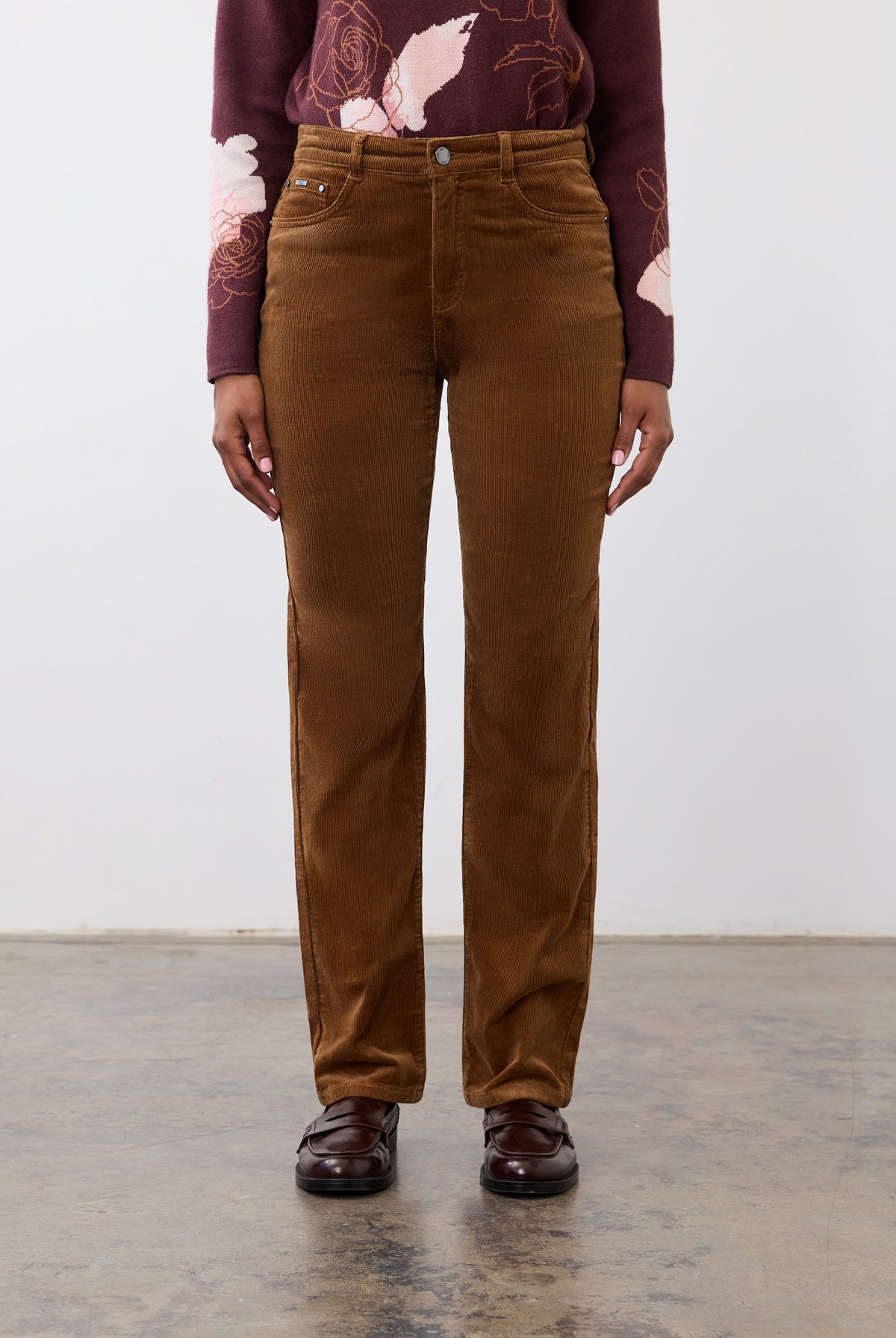Front view of Suzanne straight leg pant in blueberry, highlighting high-rise and front slash pockets by French Dressing Jeans (FDJ)