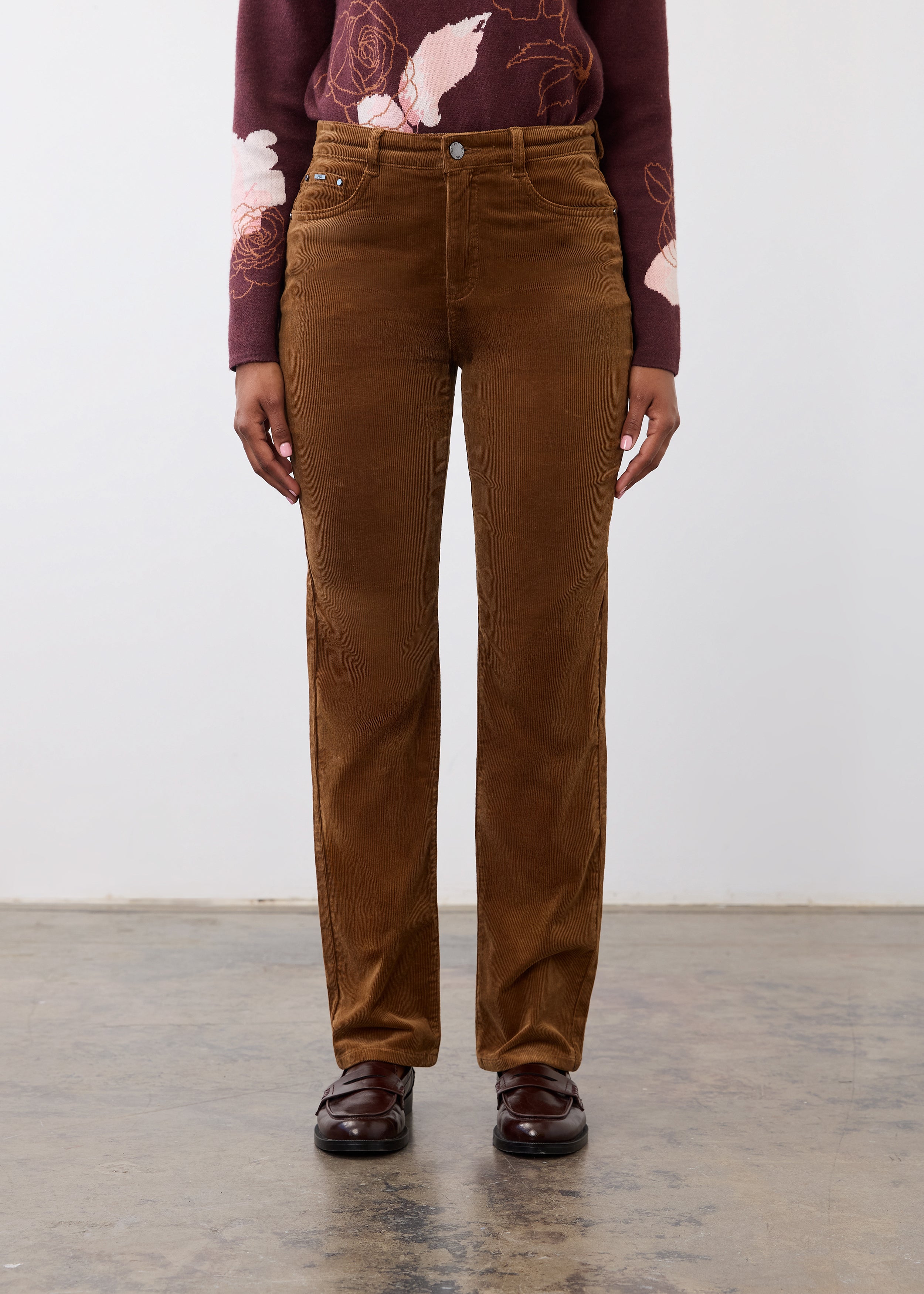 Front view of Suzanne straight leg pant in blueberry, highlighting high-rise and front slash pockets by French Dressing Jeans (FDJ)