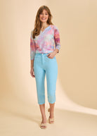 Full-length view of geometric pastel 3/4 sleeve top with blue jeans by French Dressing Jeans (FDJ)