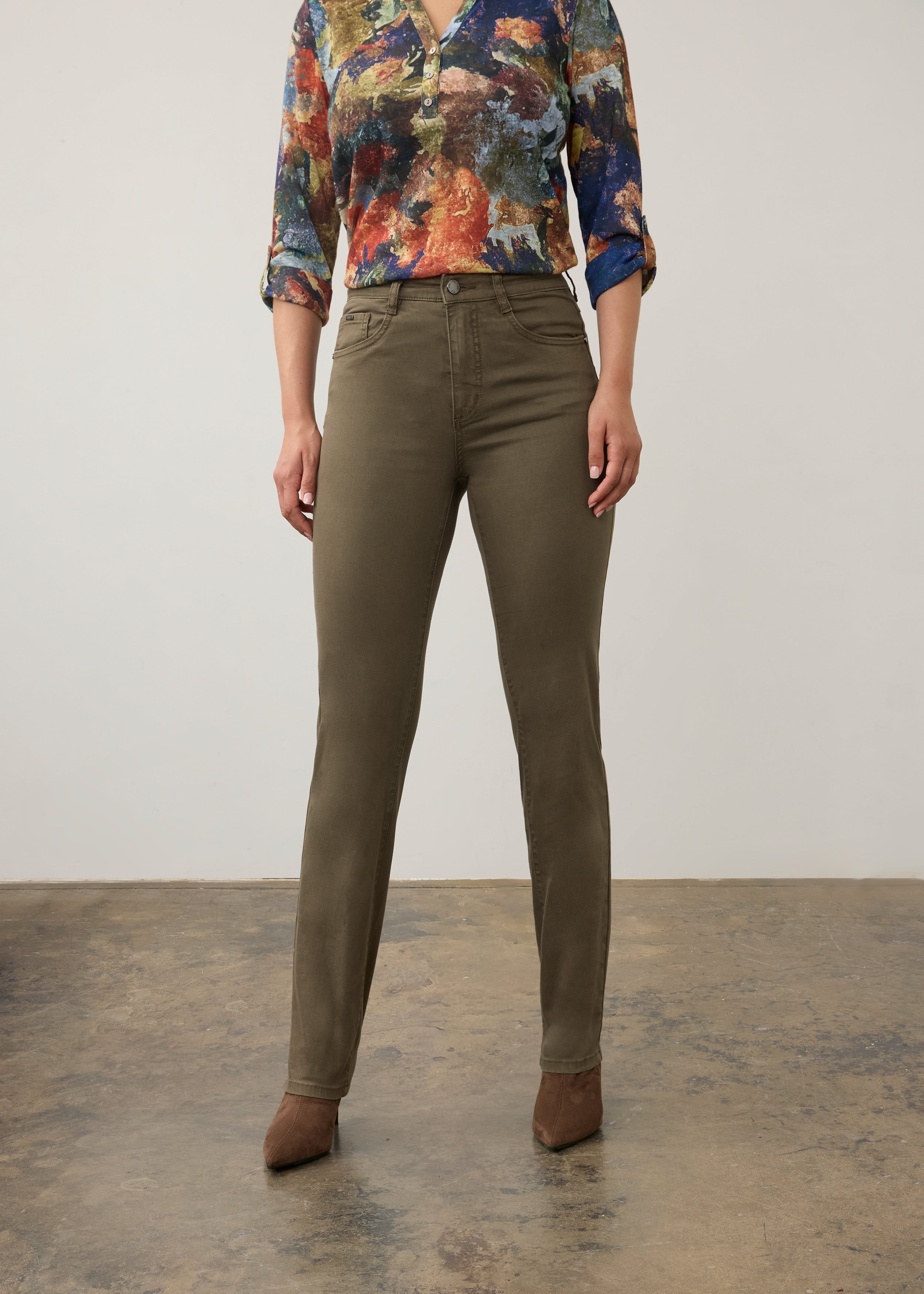 Front view of olive straight ankle denim with mid-rise pull-on waist by French Dressing Jeans (FDJ) par French Dressing Jeans (FDJ)