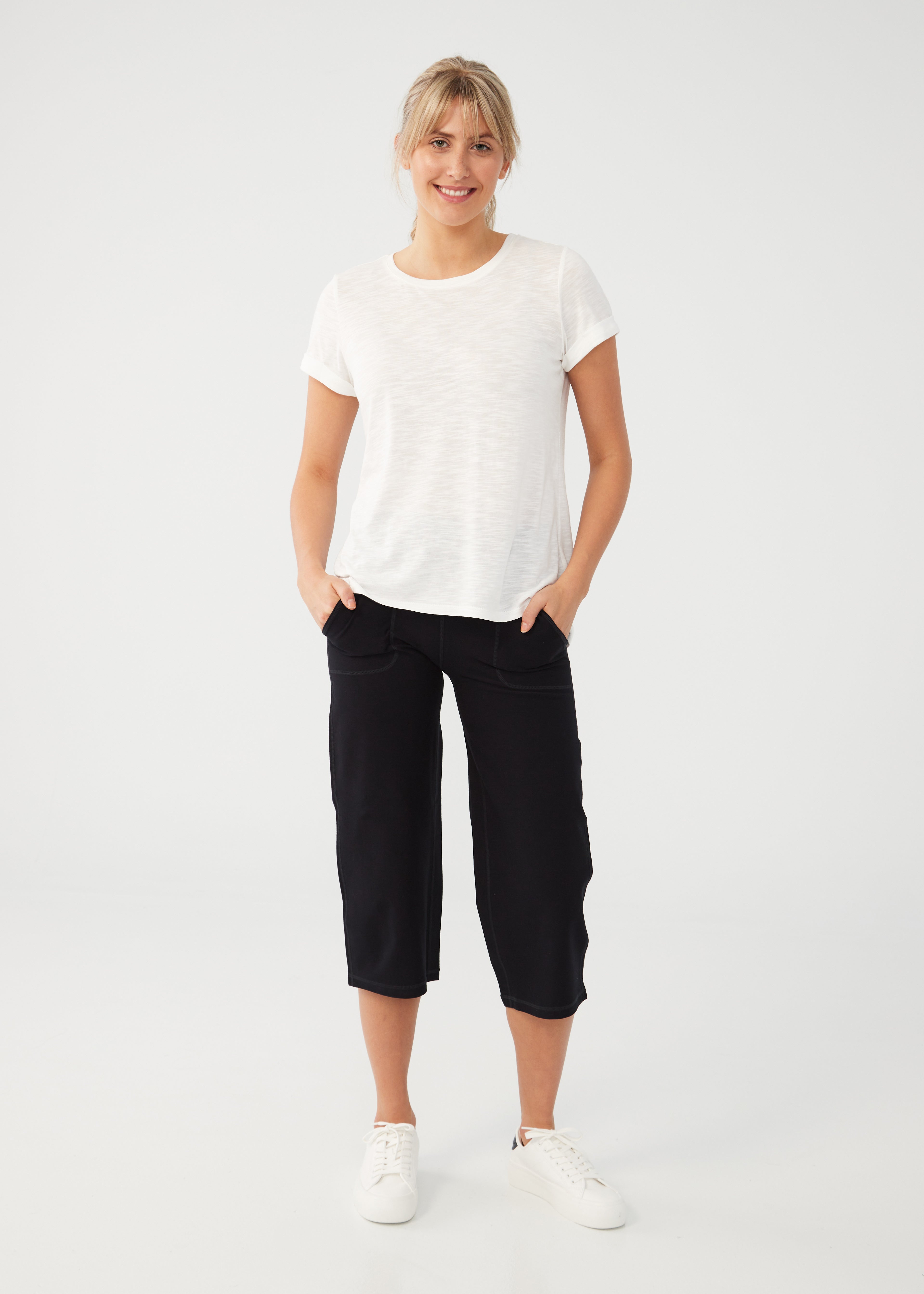 STRAIGHT LEG CAPRI WITH POCKETS