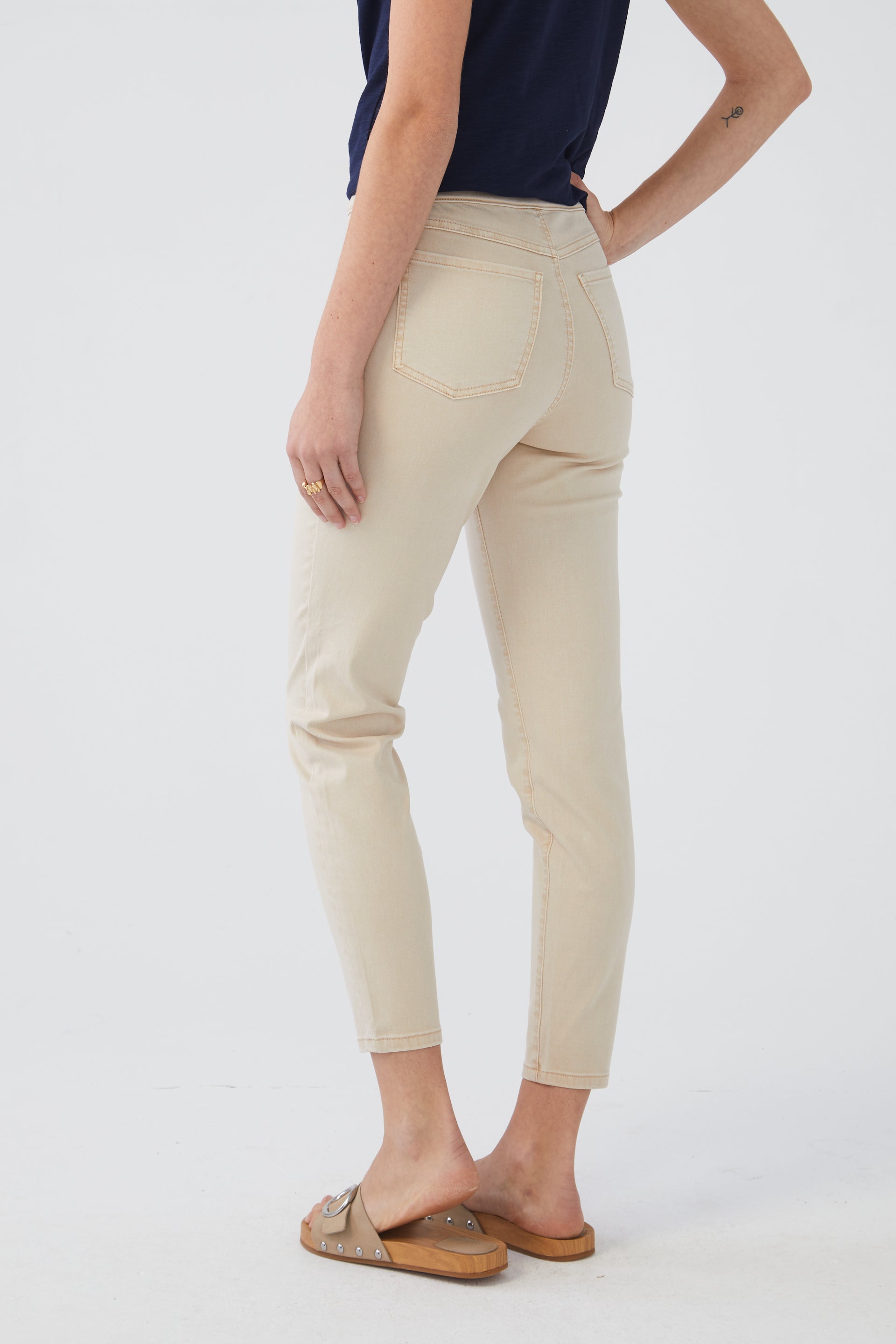 PULL-ON SLIM ANKLE