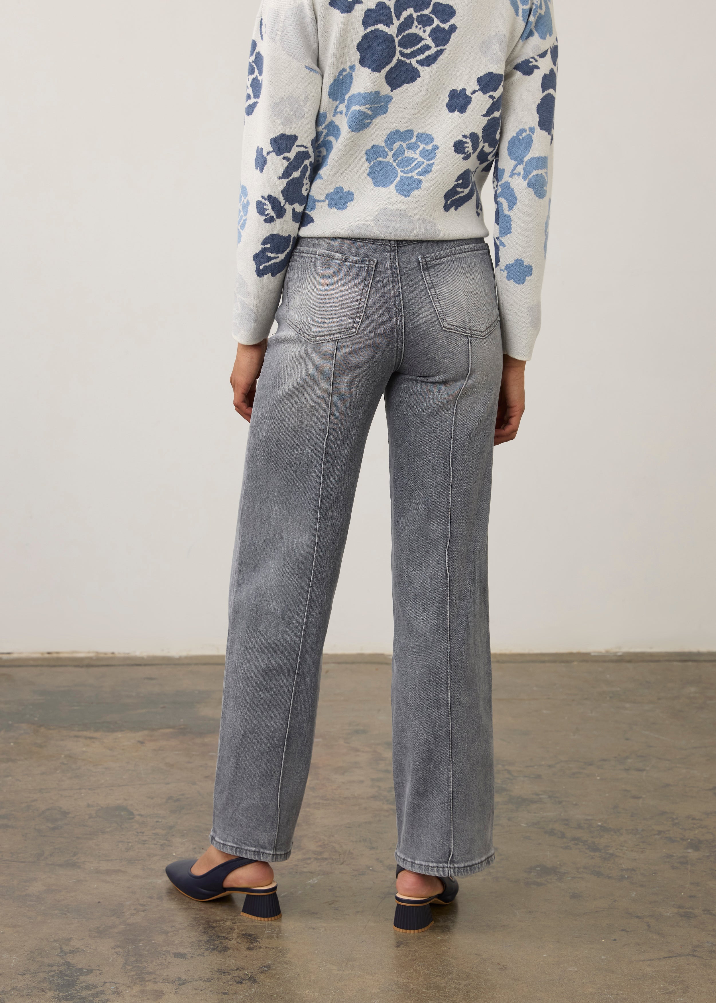 Back view of blue Olivia denim featuring back patch pockets and wide leg design by French Dressing Jeans (FDJ) par French Dressing Jeans (FDJ)