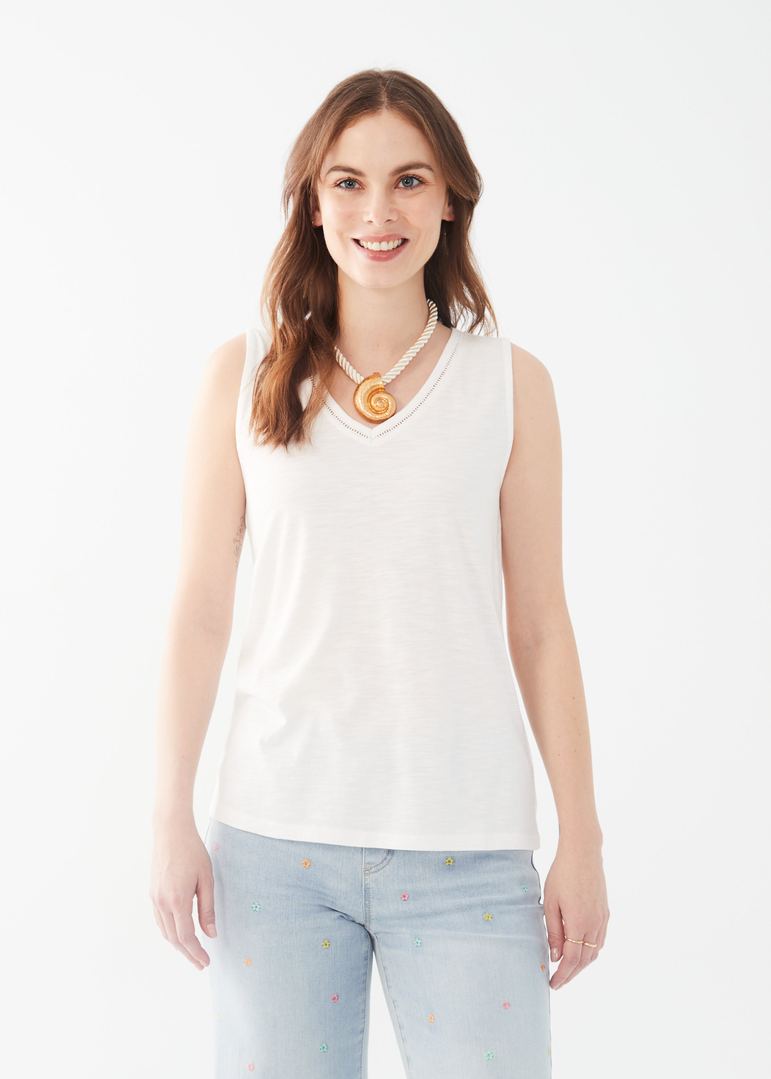 SLEEVELESS V NECK TOP