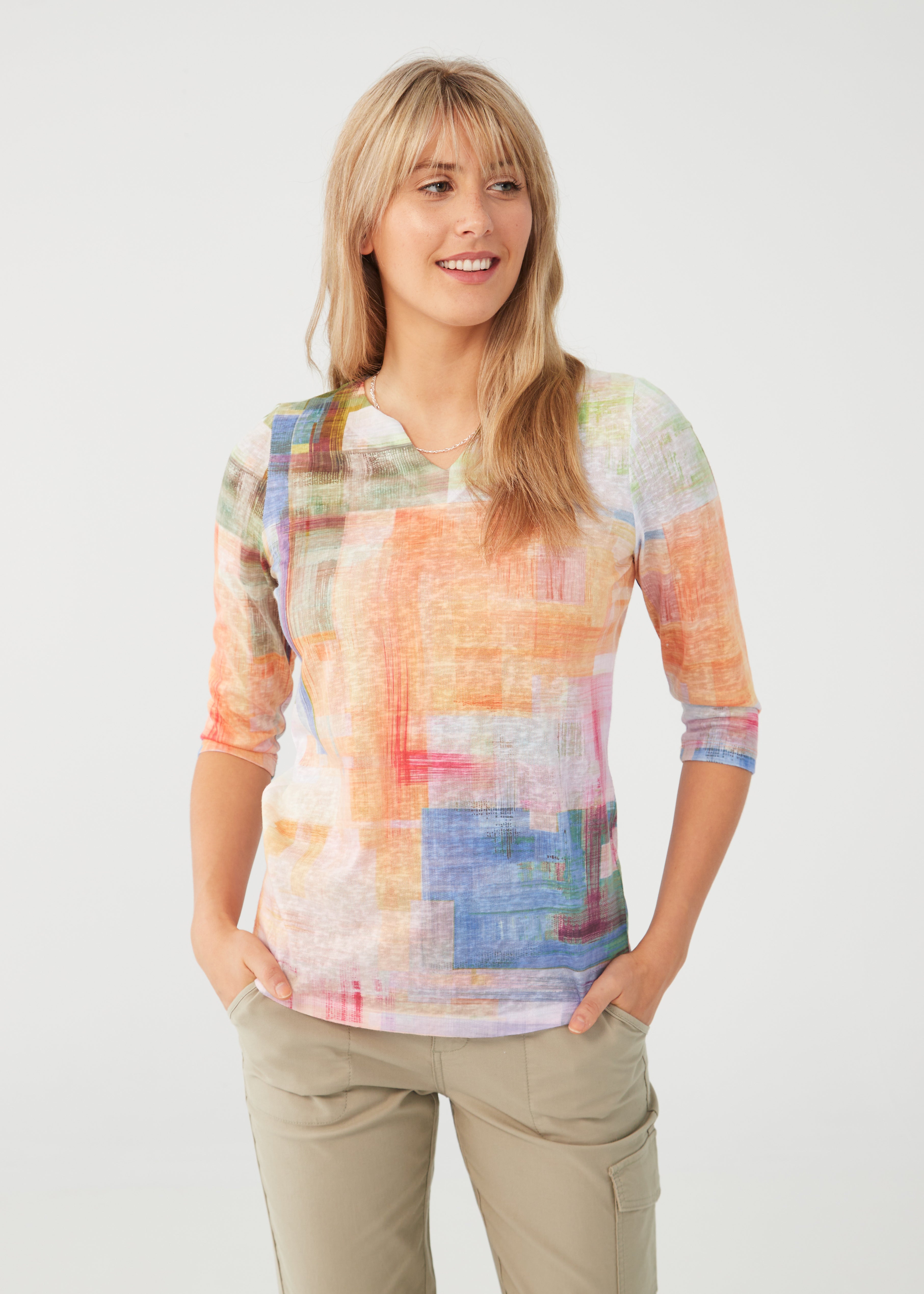 PRINTED NOTCH NECK TOP