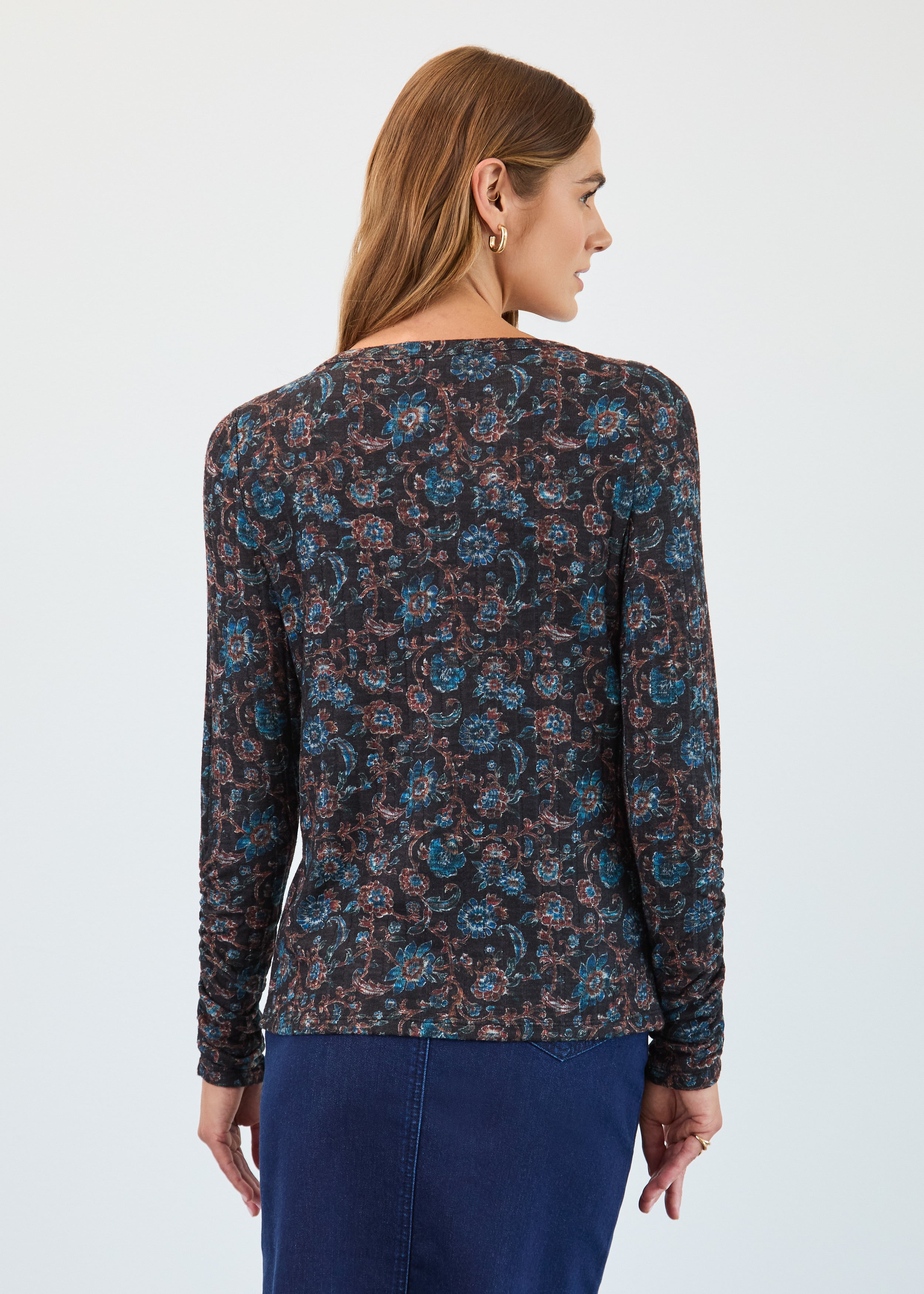 Long sleeve v-neck top