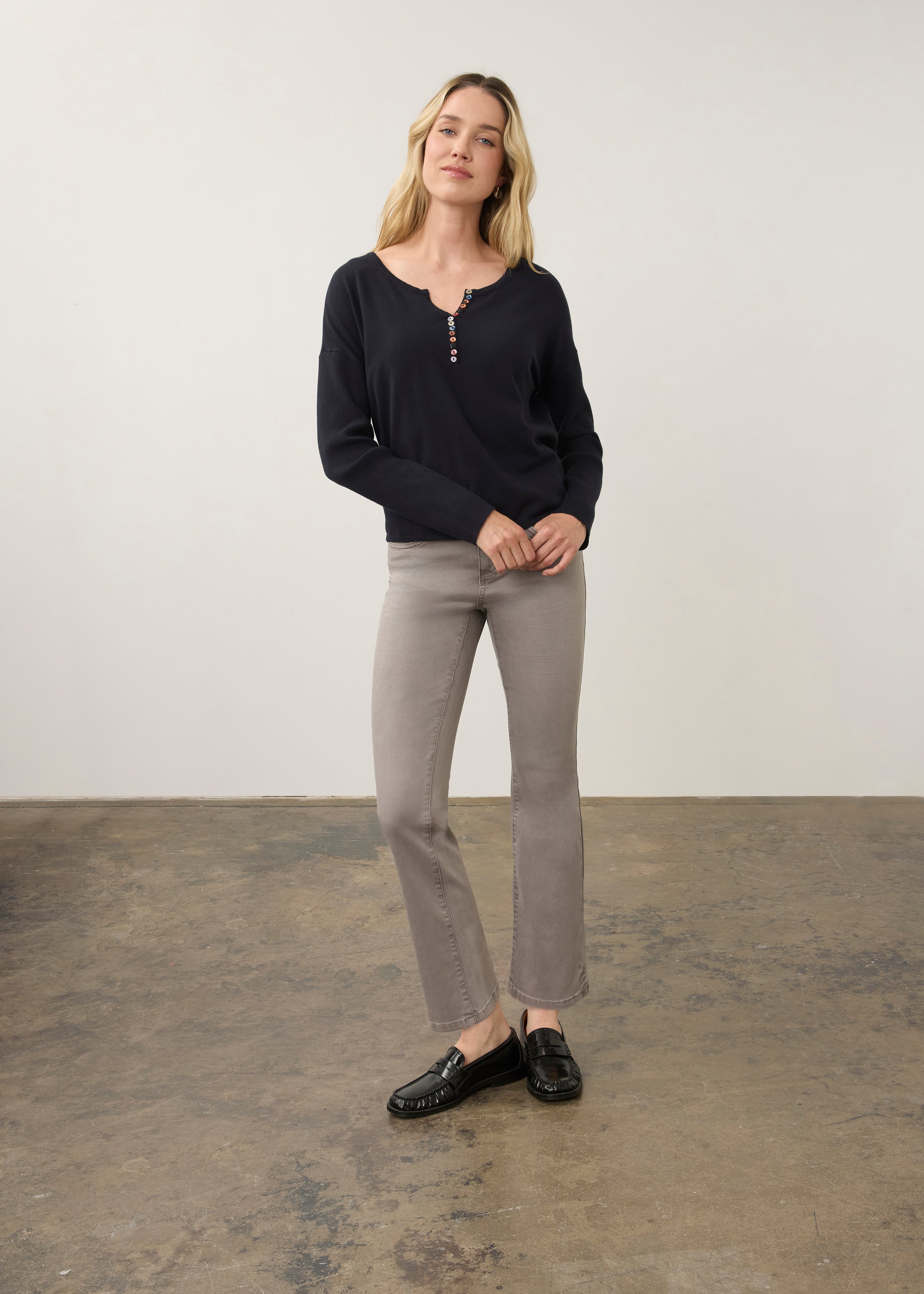 Full view of grey straight ankle denim styled with black top by French Dressing Jeans (FDJ) par French Dressing Jeans (FDJ)