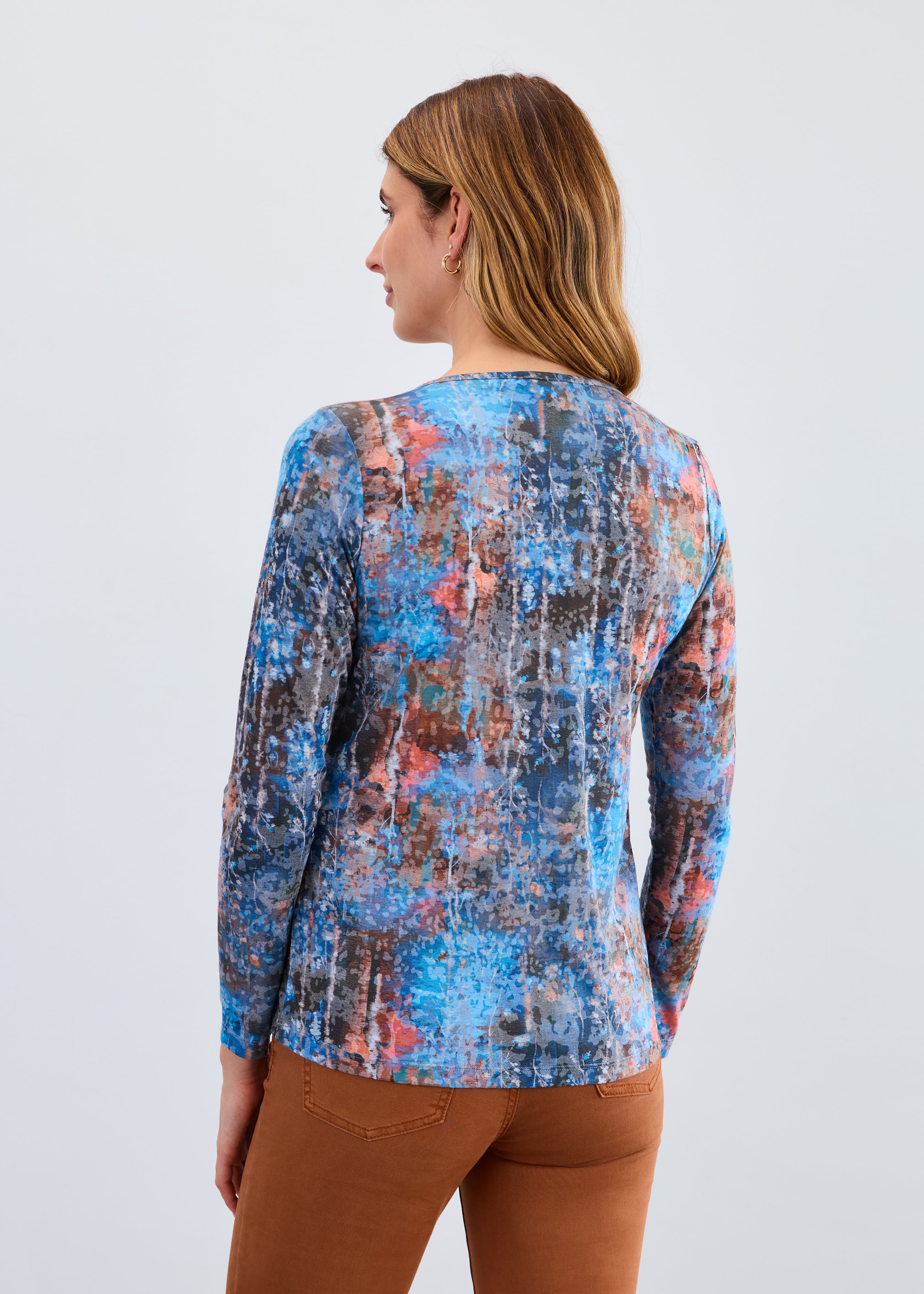 Long sleeve v-neck top