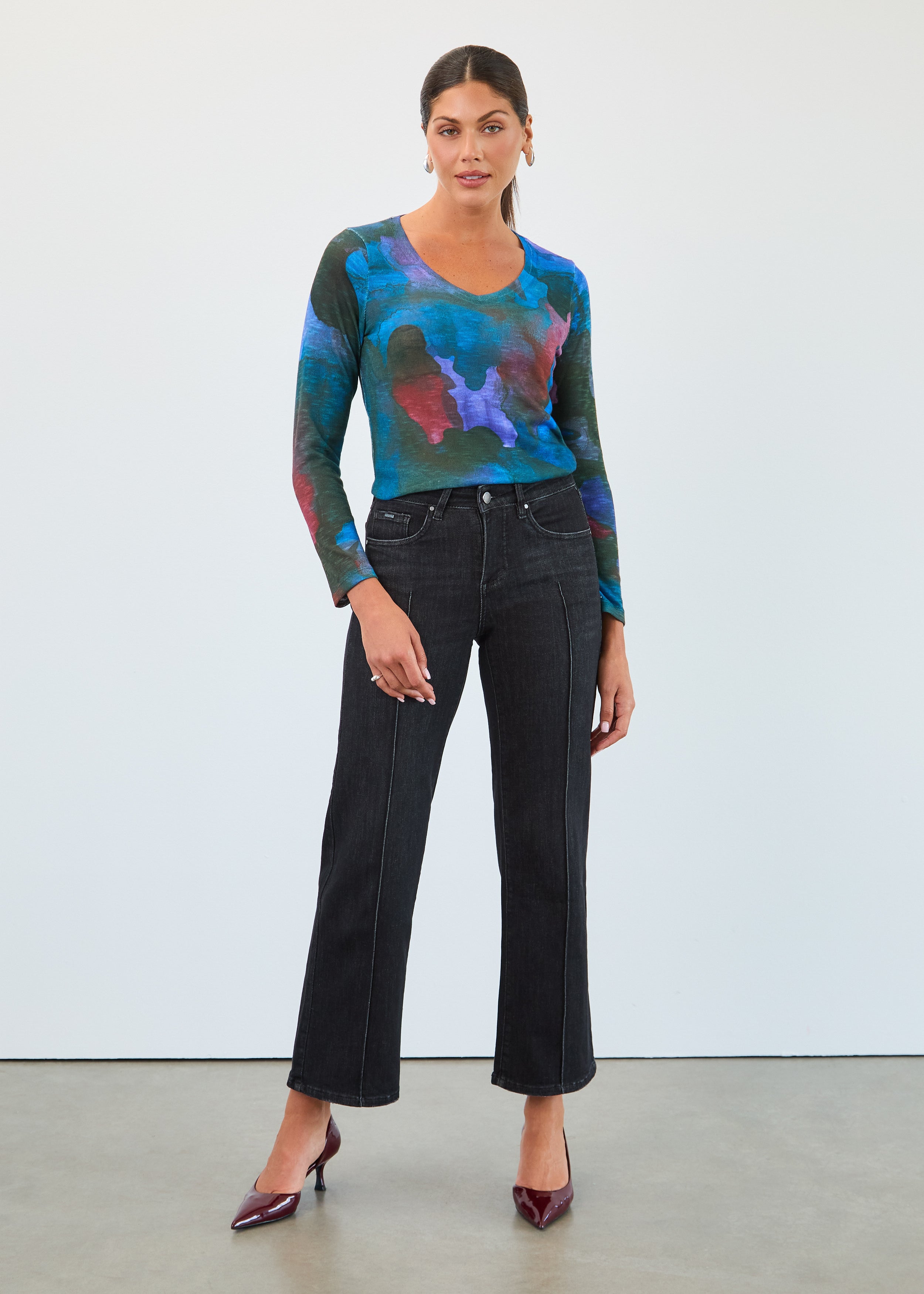 Long sleeve v-neck top