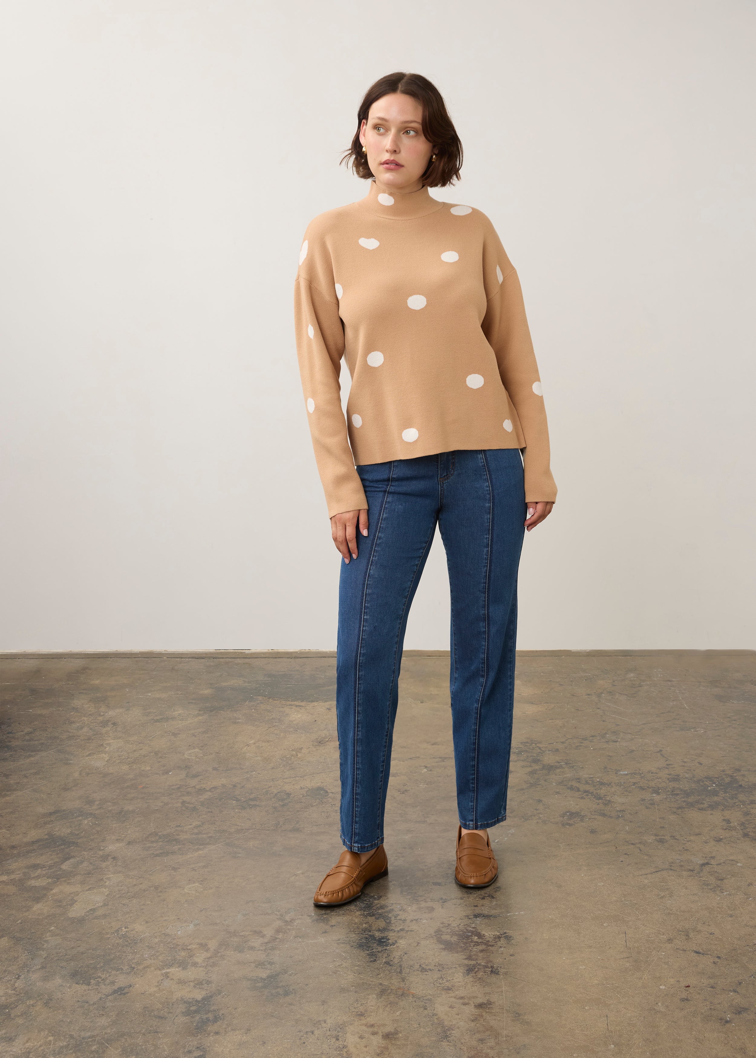 Full body view highlighting dark wash jeans with straight leg silhouette by French Dressing Jeans (FDJ) par French Dressing Jeans (FDJ)