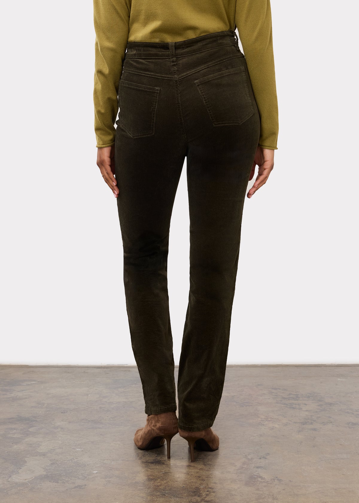 Back profile of Suzanne straight leg pant in blueberry emphasizing back patch pockets by French Dressing Jeans (FDJ)
