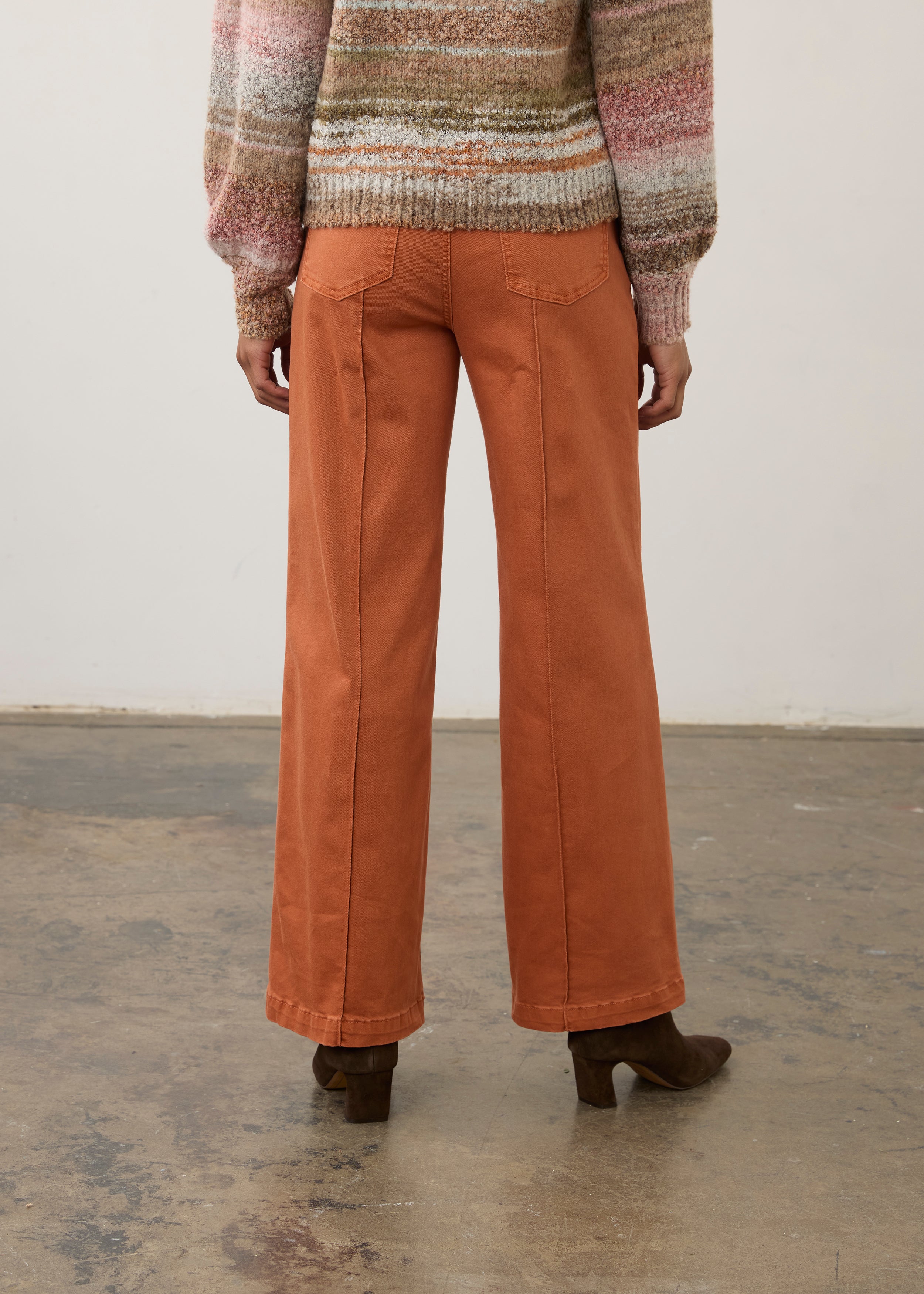 Back view of terracotta wide-leg denim featuring patch pockets by French Dressing Jeans (FDJ) par French Dressing Jeans (FDJ)