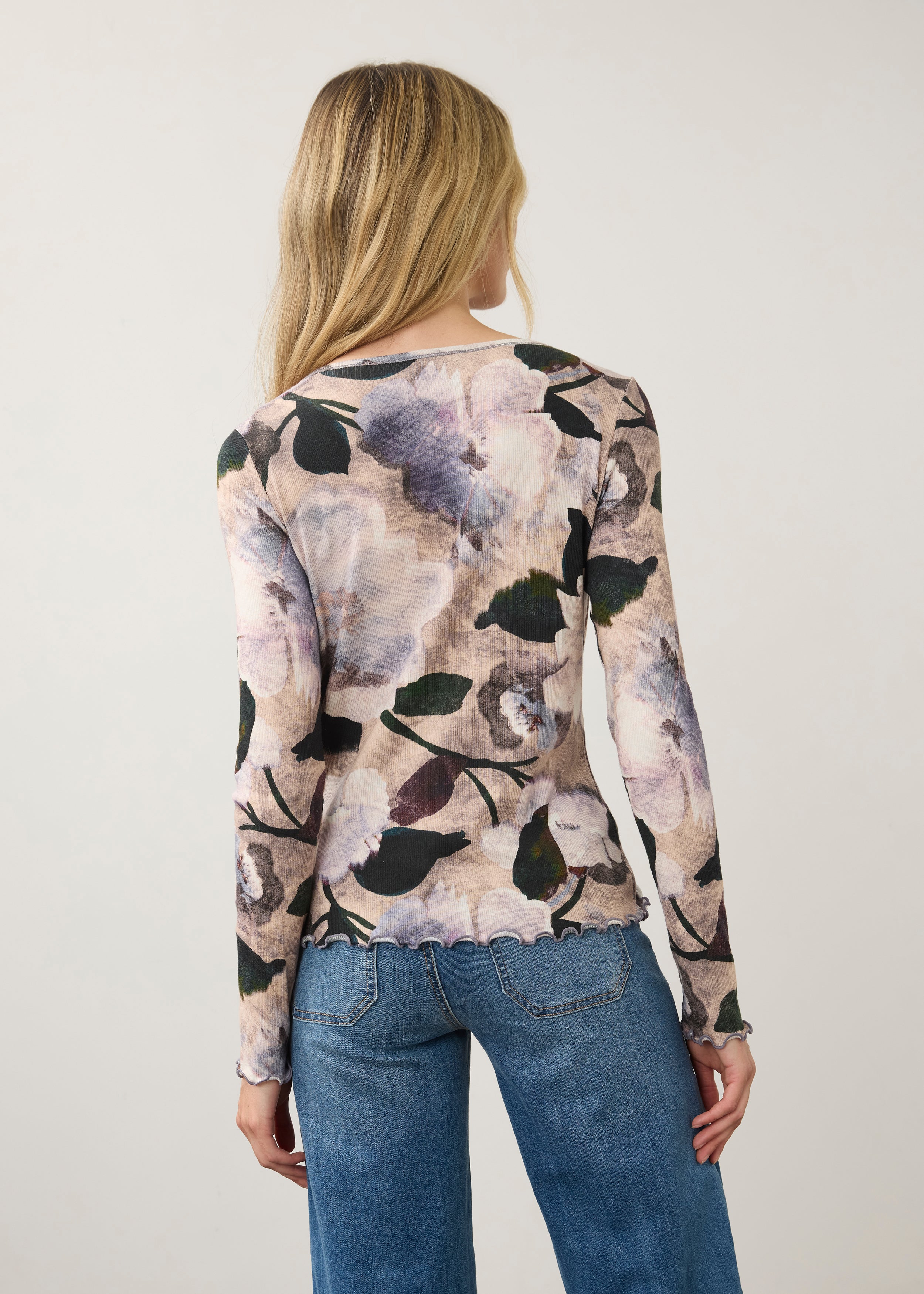 Back view of floral V-neck top in Winter Taupe, highlighting the seamless design by French Dressing Jeans (FDJ)