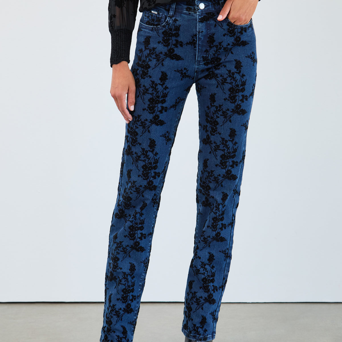 Suzanne Straight Leg Classic Denim 32