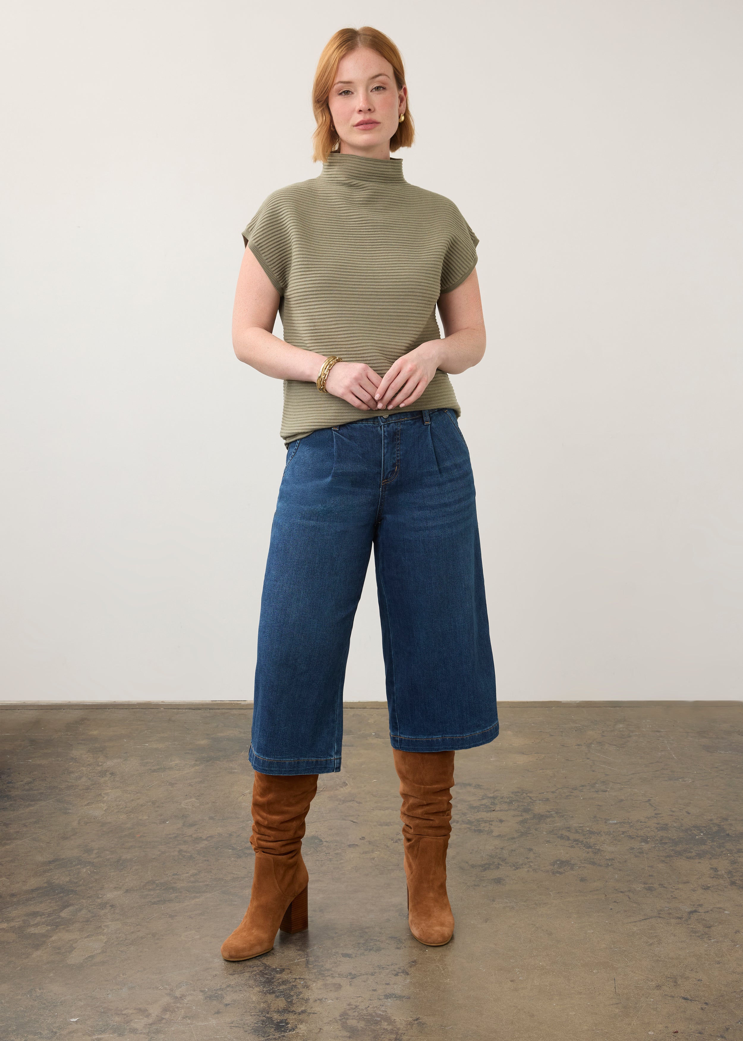 Full body view of dark wash gaucho denim highlighting high-rise waist and relaxed fit by French Dressing Jeans (FDJ) par French Dressing Jeans (FDJ)