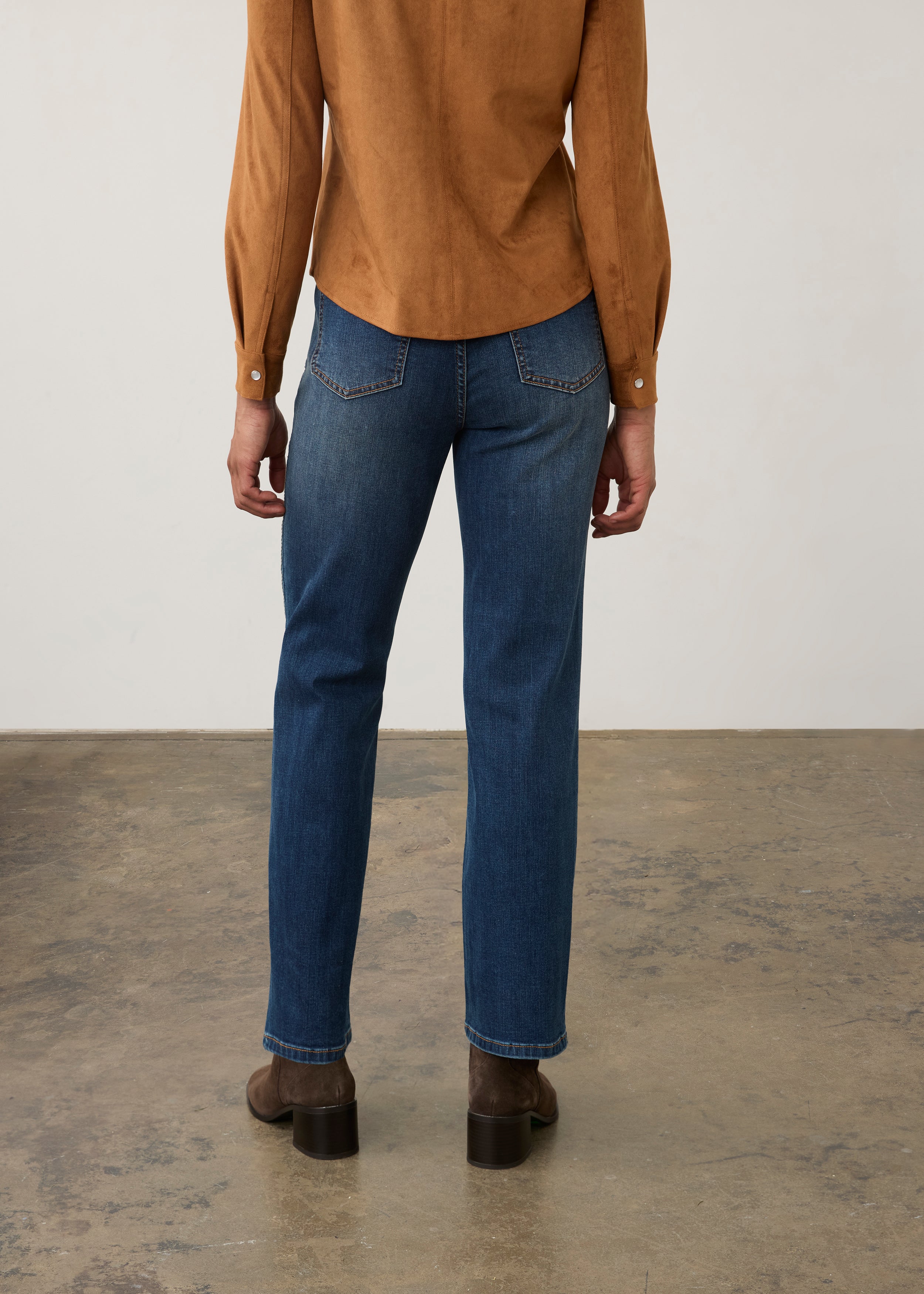 Back view of medium blue jeans with tailored fit and clean hem by French Dressing Jeans (FDJ) par French Dressing Jeans (FDJ)