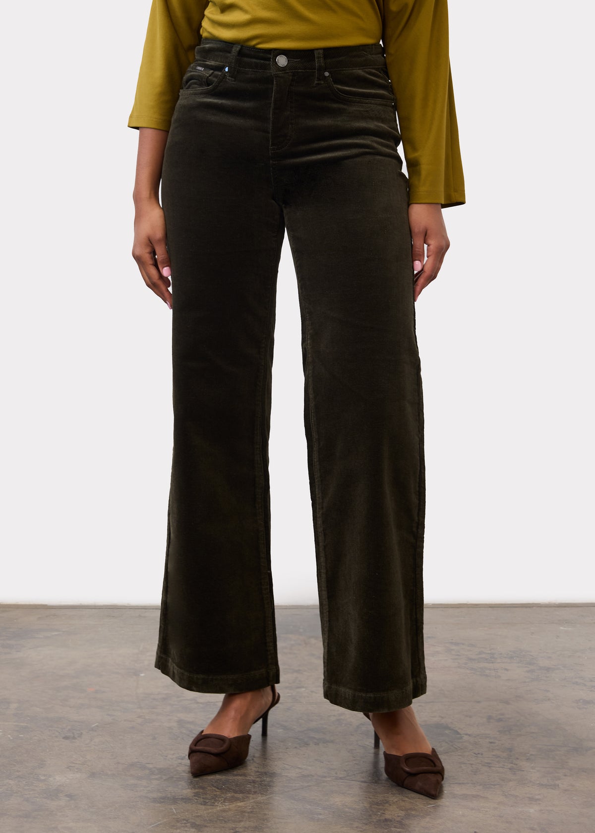 Front view of olive Olivia wide leg pants with mid-rise fit and front pockets by French Dressing Jeans (FDJ)