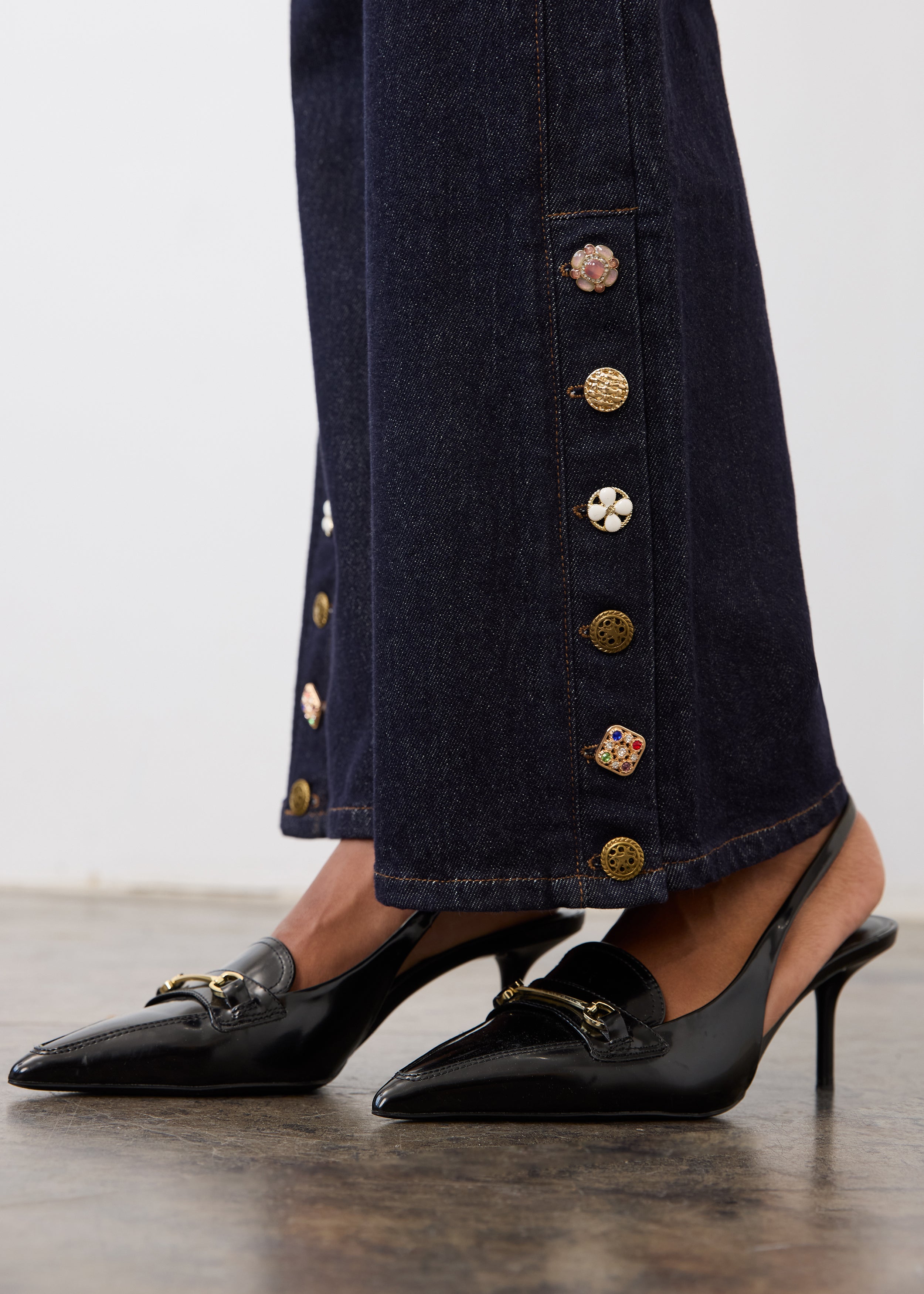 Front view of Suzanne pant in blueberry, showing high-rise and chic slash pockets by French Dressing Jeans (FDJ)