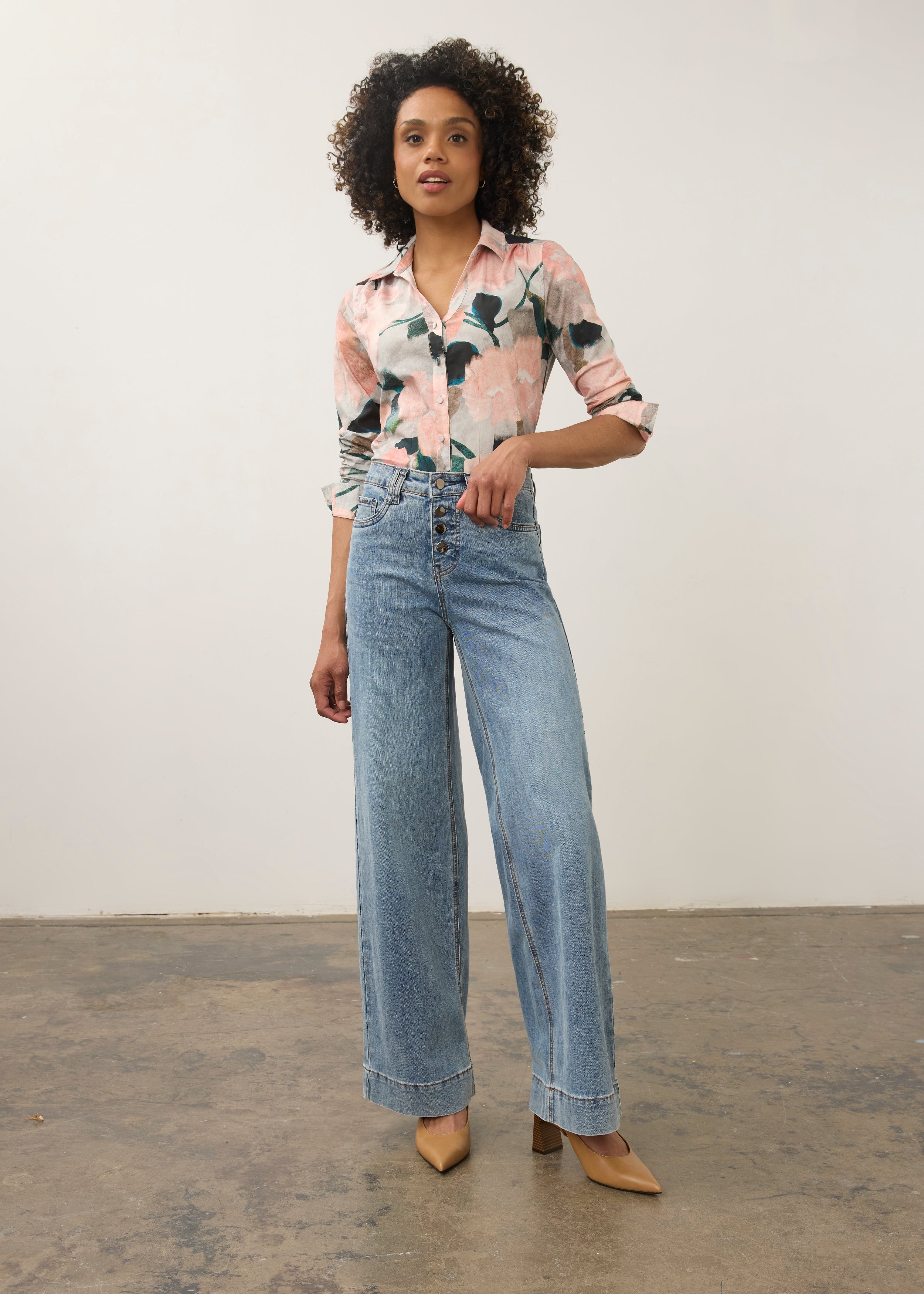Detail shot of buttoned slit cuffs on medium blue Olivia denim by French Dressing Jeans (FDJ)
