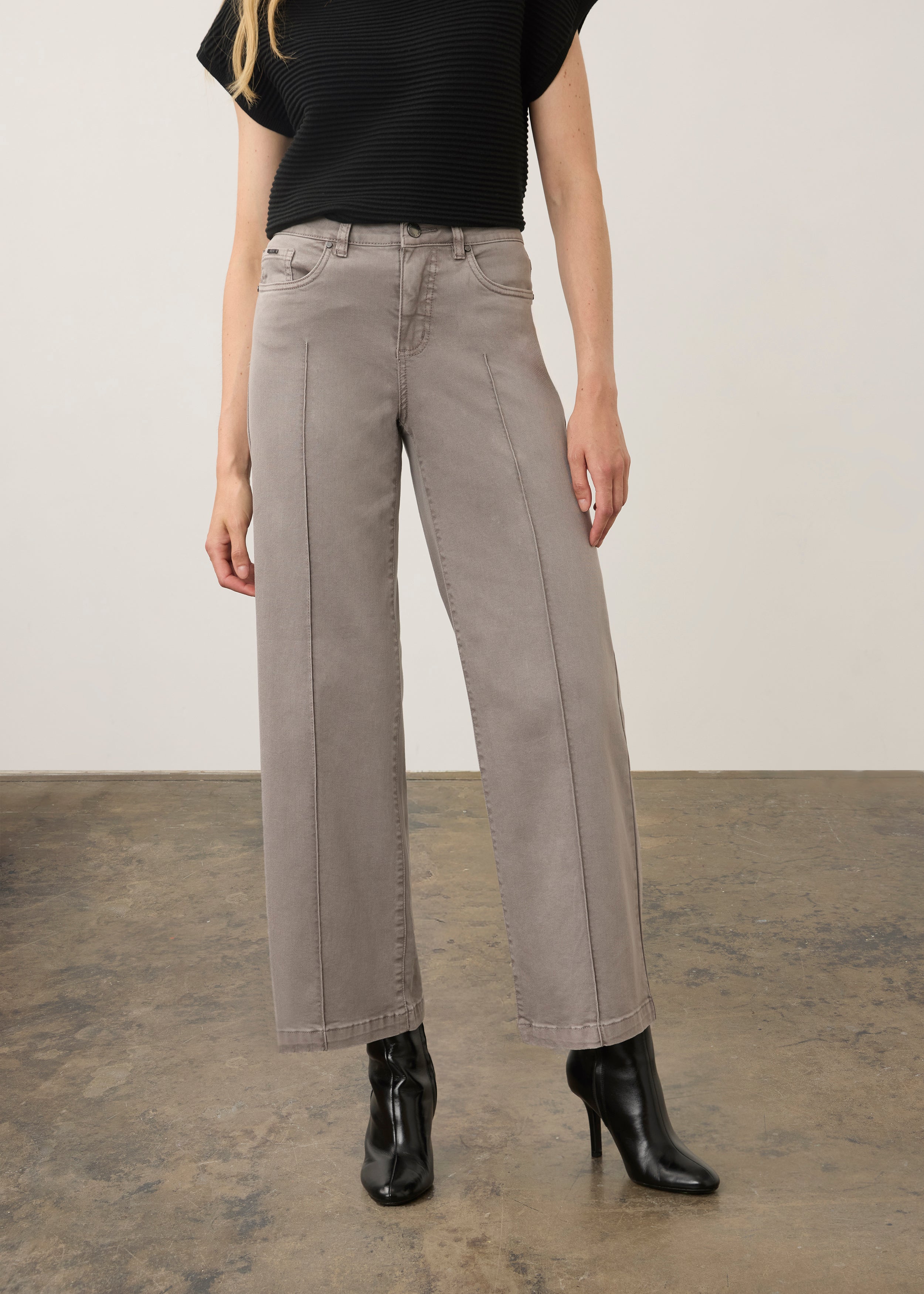Front view of grey wide-leg denim with mid-rise waistband by French Dressing Jeans (FDJ) par French Dressing Jeans (FDJ)