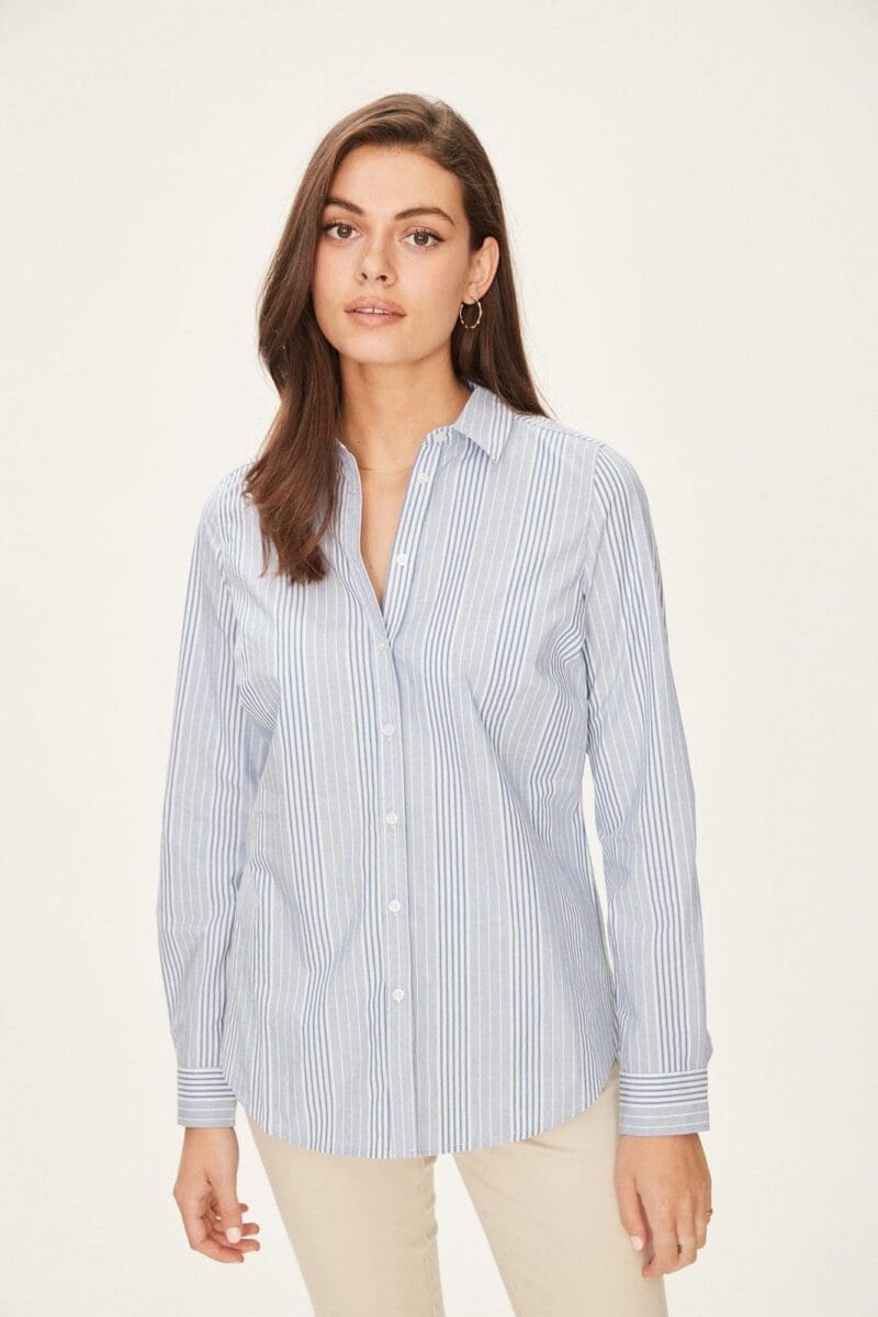 [:en]Classic Long Sleeve Striped Shirt[:fr]Chemise rayée classique à manches longues[:]